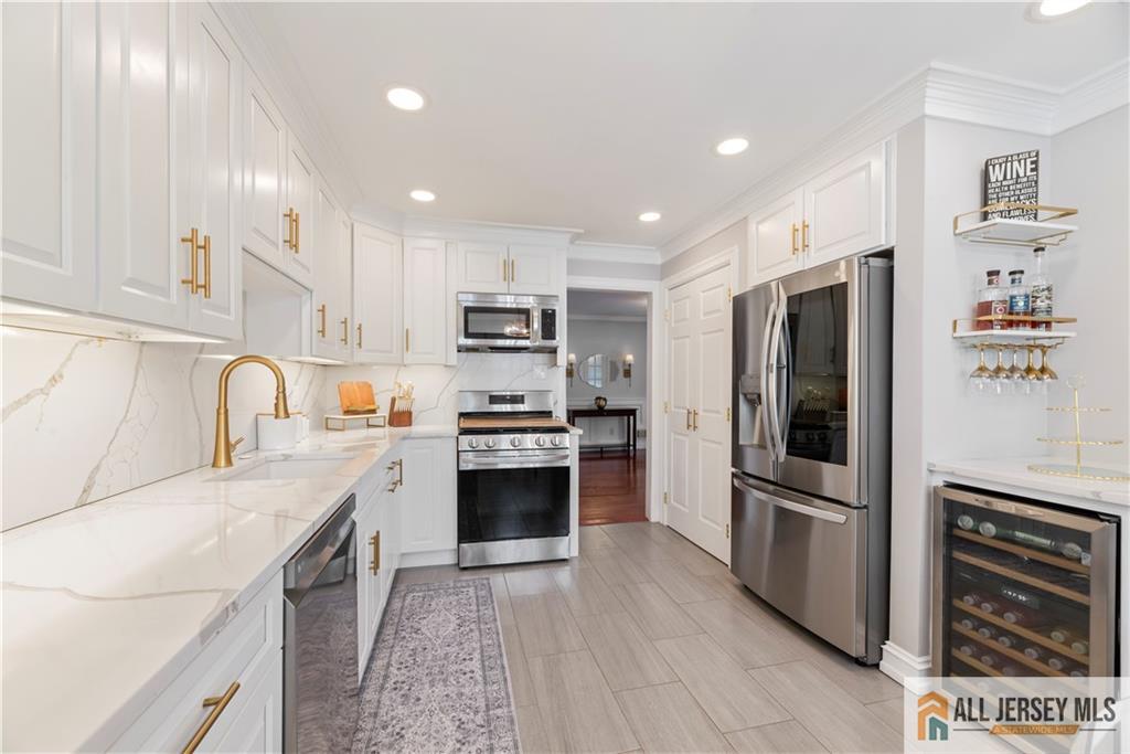 43 S Brook Drive, Milltown, New Jersey image 10