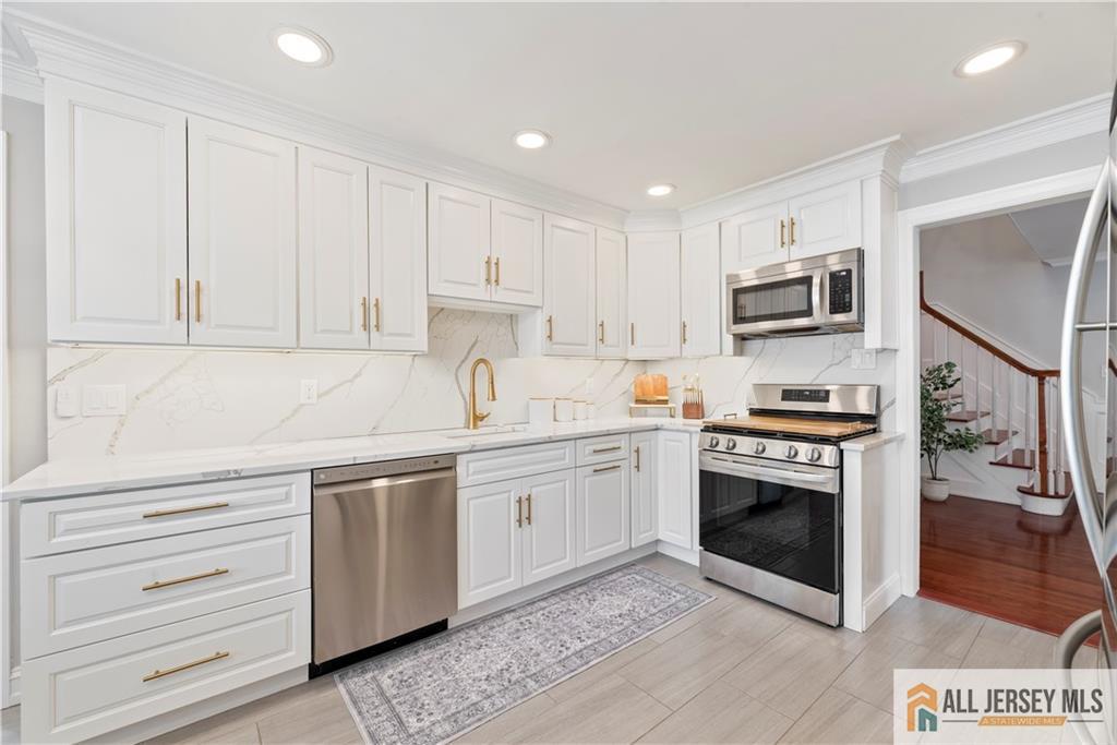 43 S Brook Drive, Milltown, New Jersey image 9
