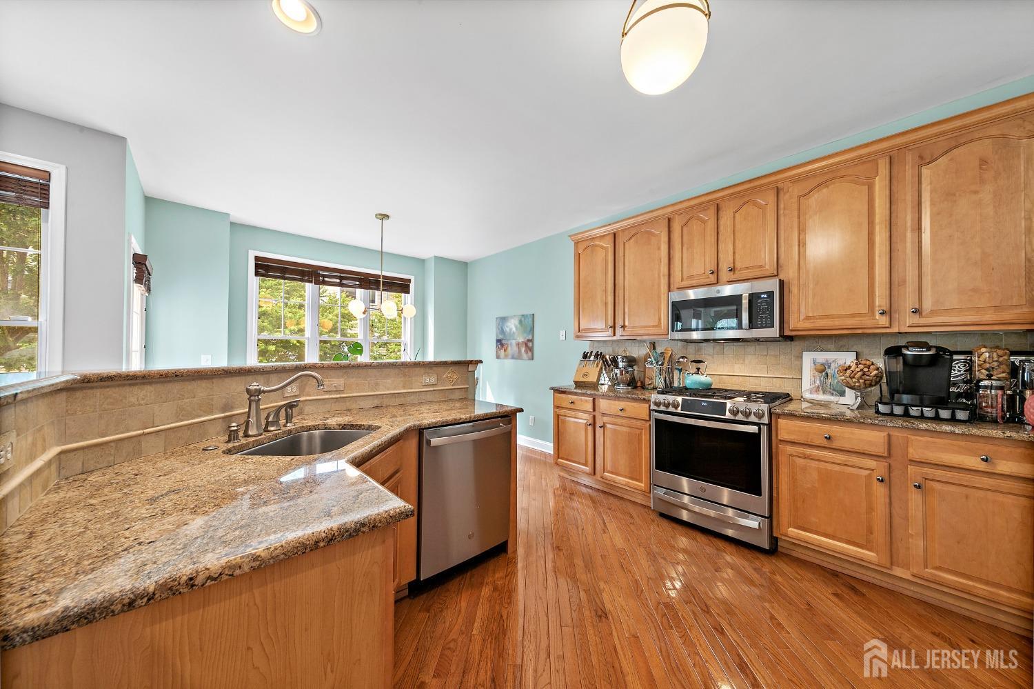 19 S Shore Drive, South Amboy, New Jersey image 15