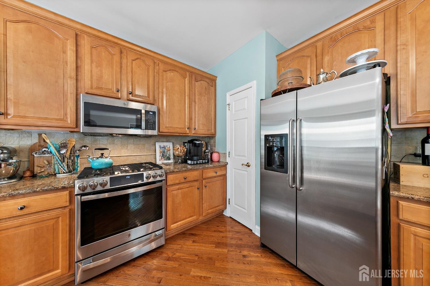 19 S Shore Drive, South Amboy, New Jersey image 16