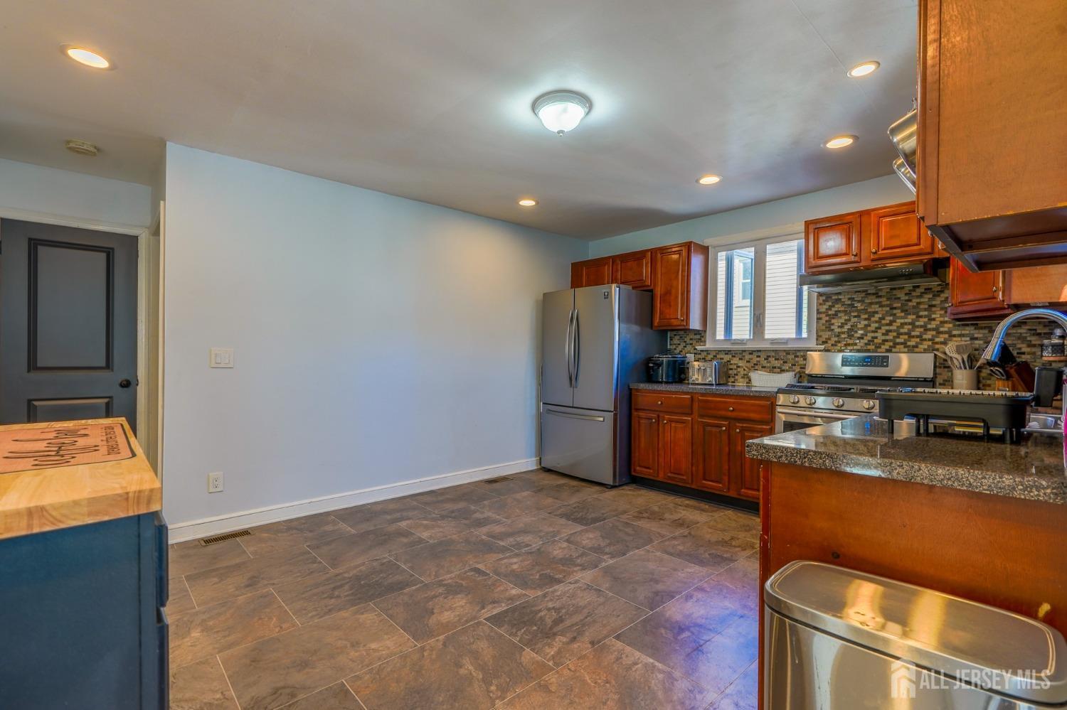 253 Prospect Avenue, Dunellen, New Jersey image 6