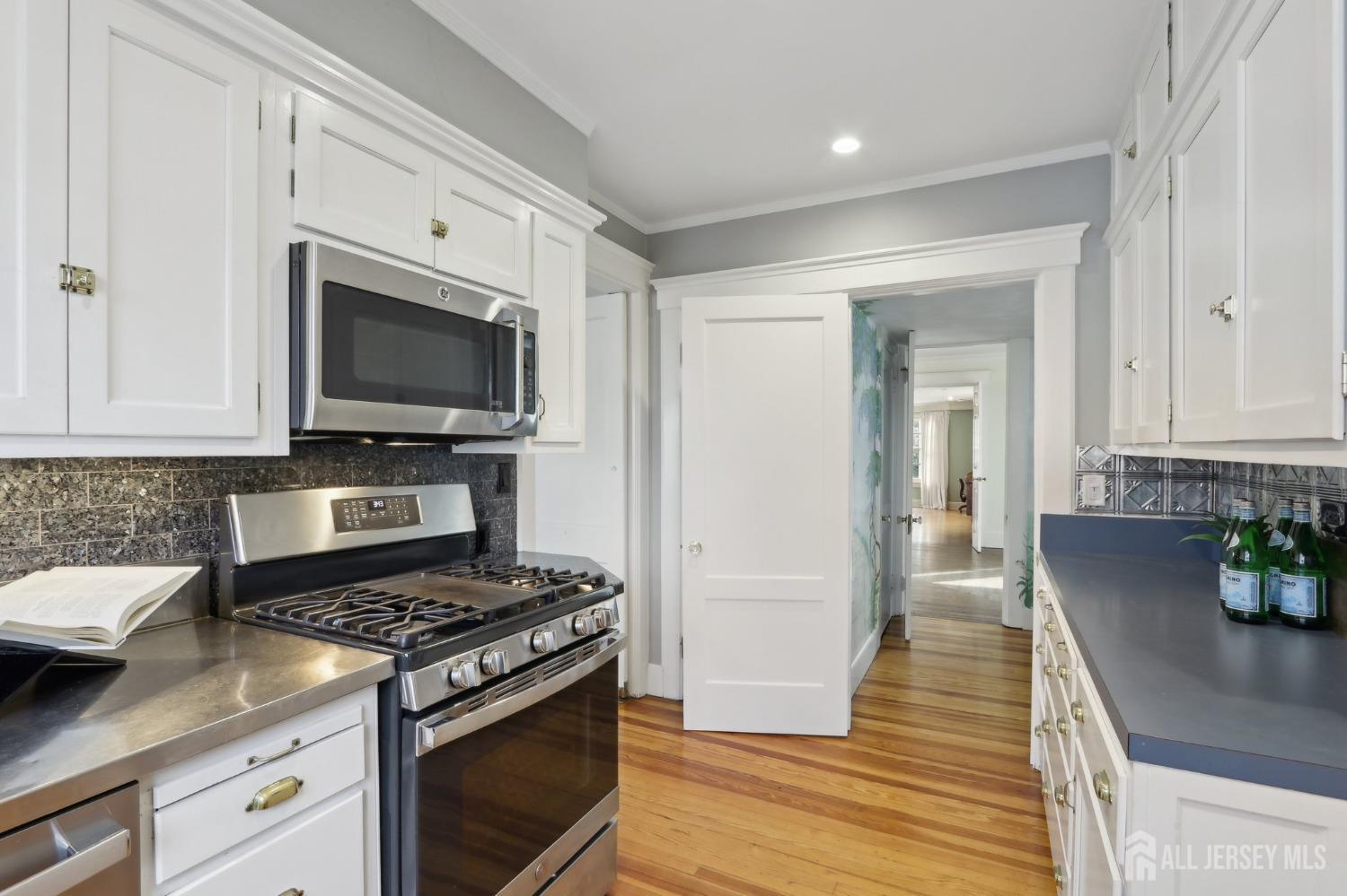 135 N Main Street, Cranbury, New Jersey image 31