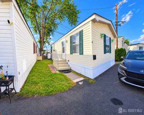 Mobile Home For Sale - 8 3rd Street<br/> Middlesex County, Avenel, NJ 07001