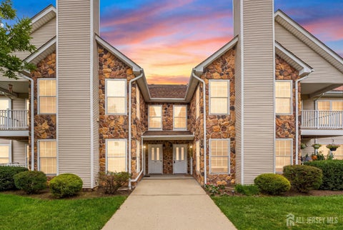 Condo For Sale - 127 Chariot Court<br/> Piscataway, NJ 08854