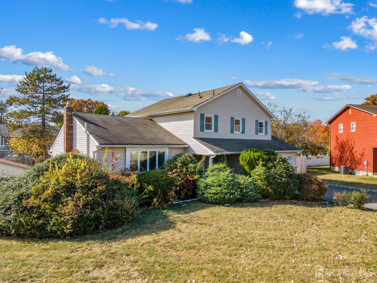 95 Rodak Circle, Edison, New Jersey image 1