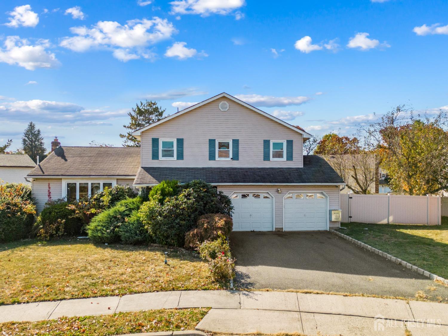 95 Rodak Circle, Edison, New Jersey image 2