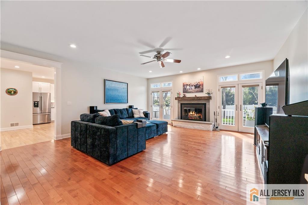 11 Hilltop Boulevard, East Brunswick, New Jersey image 11