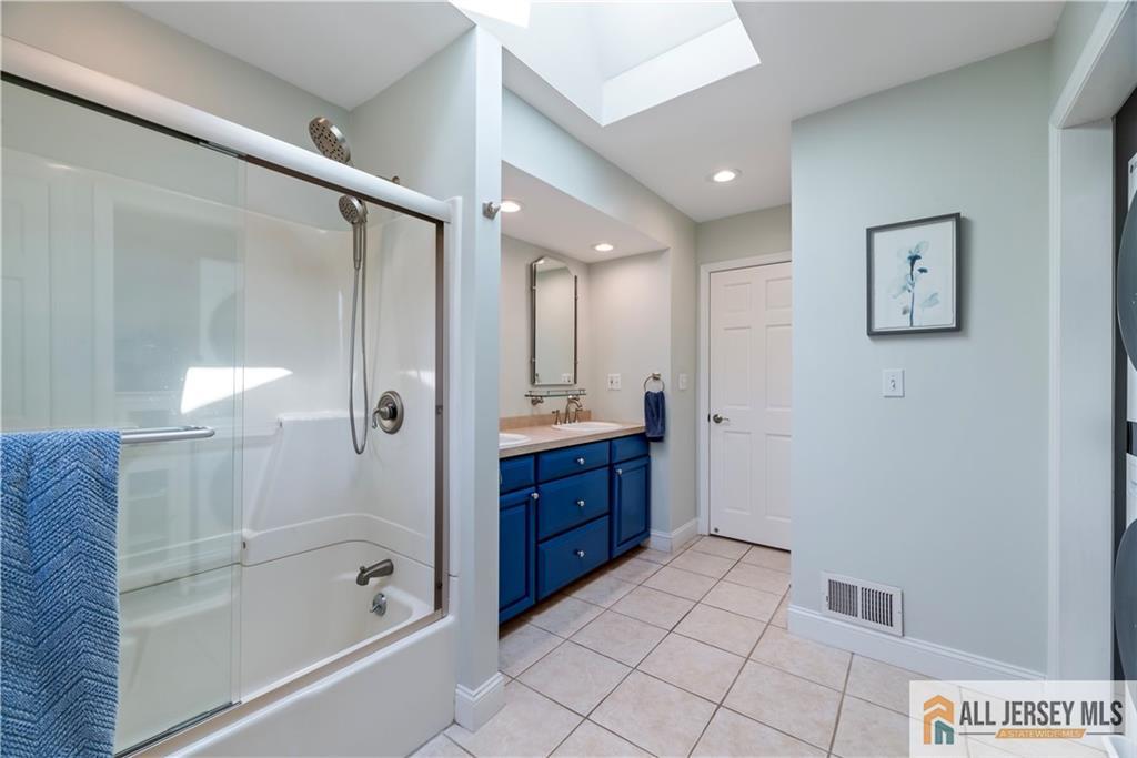 11 Hilltop Boulevard, East Brunswick, New Jersey image 43