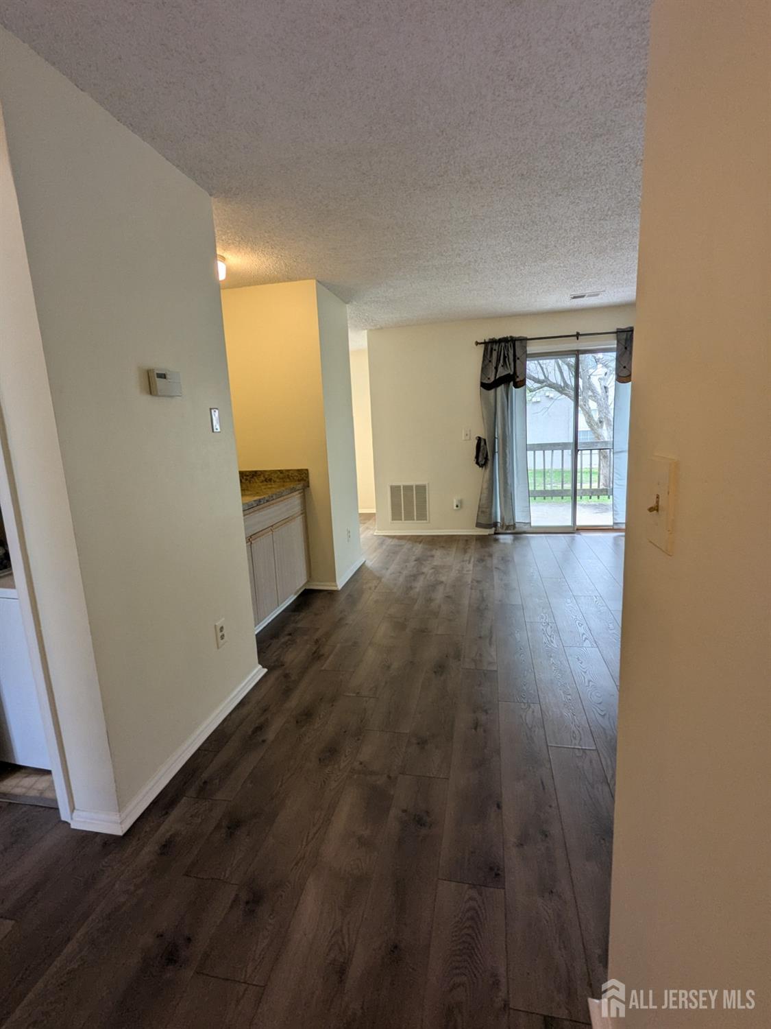 South Brunswick, New Jersey 08852, United States, 1 Bedroom Bedrooms, ,1 BathroomBathrooms,Residential,Active,112766