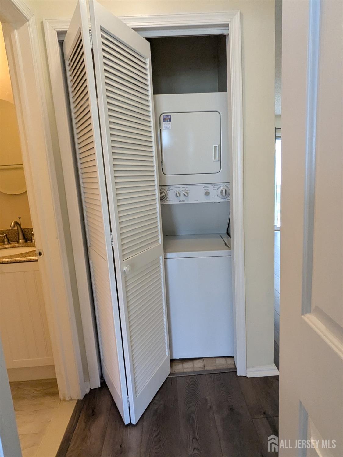 South Brunswick, New Jersey 08852, United States, 1 Bedroom Bedrooms, ,1 BathroomBathrooms,Residential,Active,112766