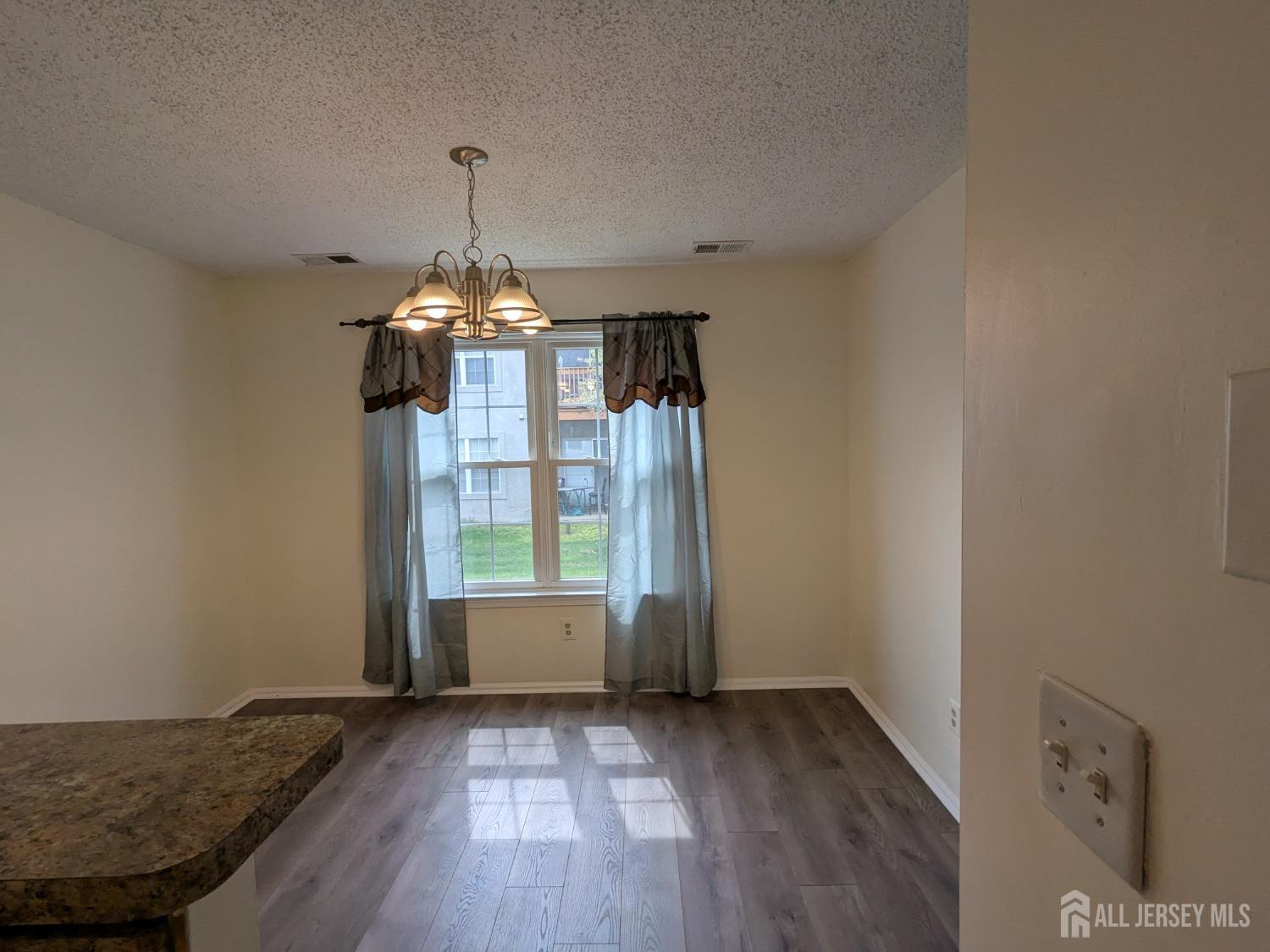 South Brunswick, New Jersey 08852, United States, 1 Bedroom Bedrooms, ,1 BathroomBathrooms,Residential,Active,112766