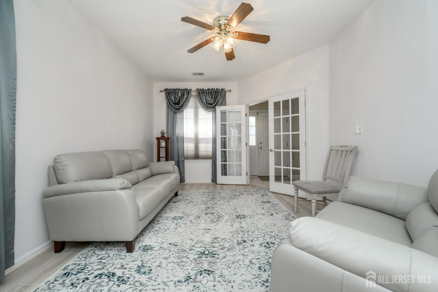 55 Park Knoll Drive, East Brunswick, New Jersey image 5