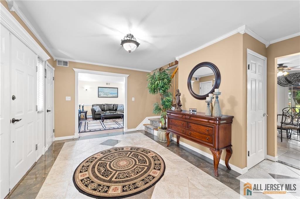 21 Tanglewood Place, Monroe Township, New Jersey image 2