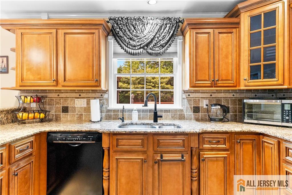 21 Tanglewood Place, Monroe Township, New Jersey image 9