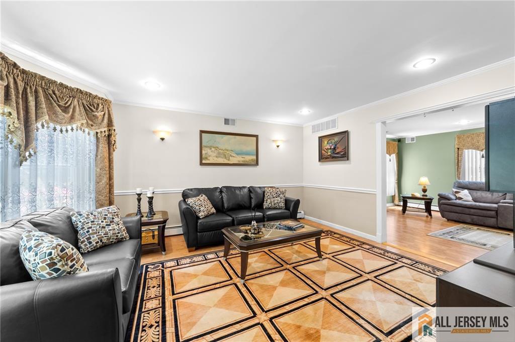 21 Tanglewood Place, Monroe Township, New Jersey image 4