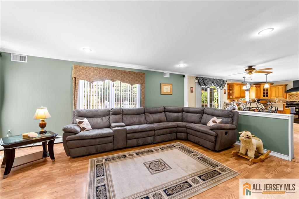 21 Tanglewood Place, Monroe Township, New Jersey image 12