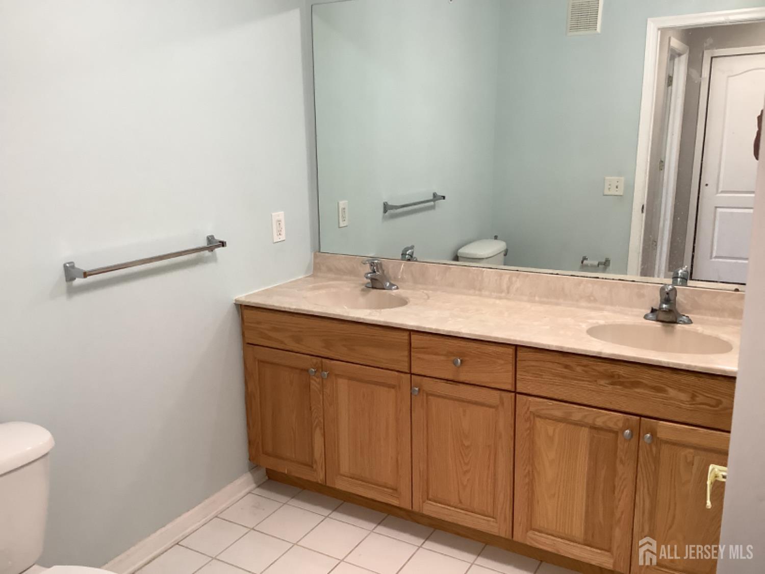 931 Cedar Court, New Brunswick, New Jersey image 15