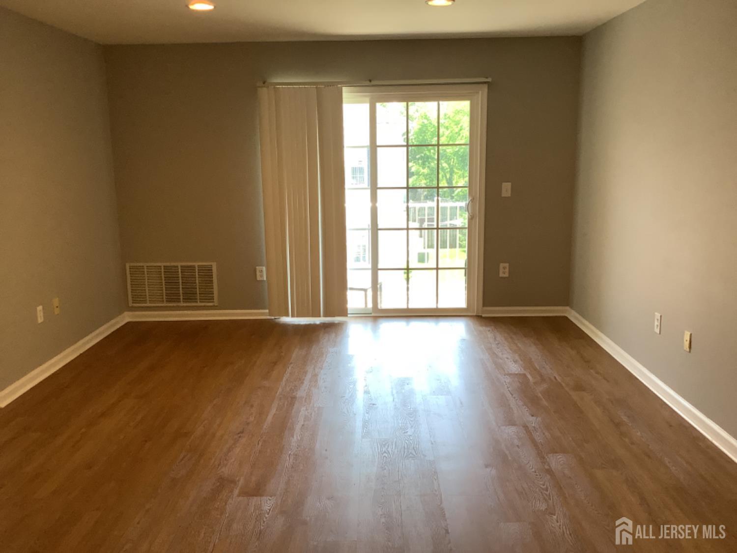 931 Cedar Court, New Brunswick, New Jersey image 10