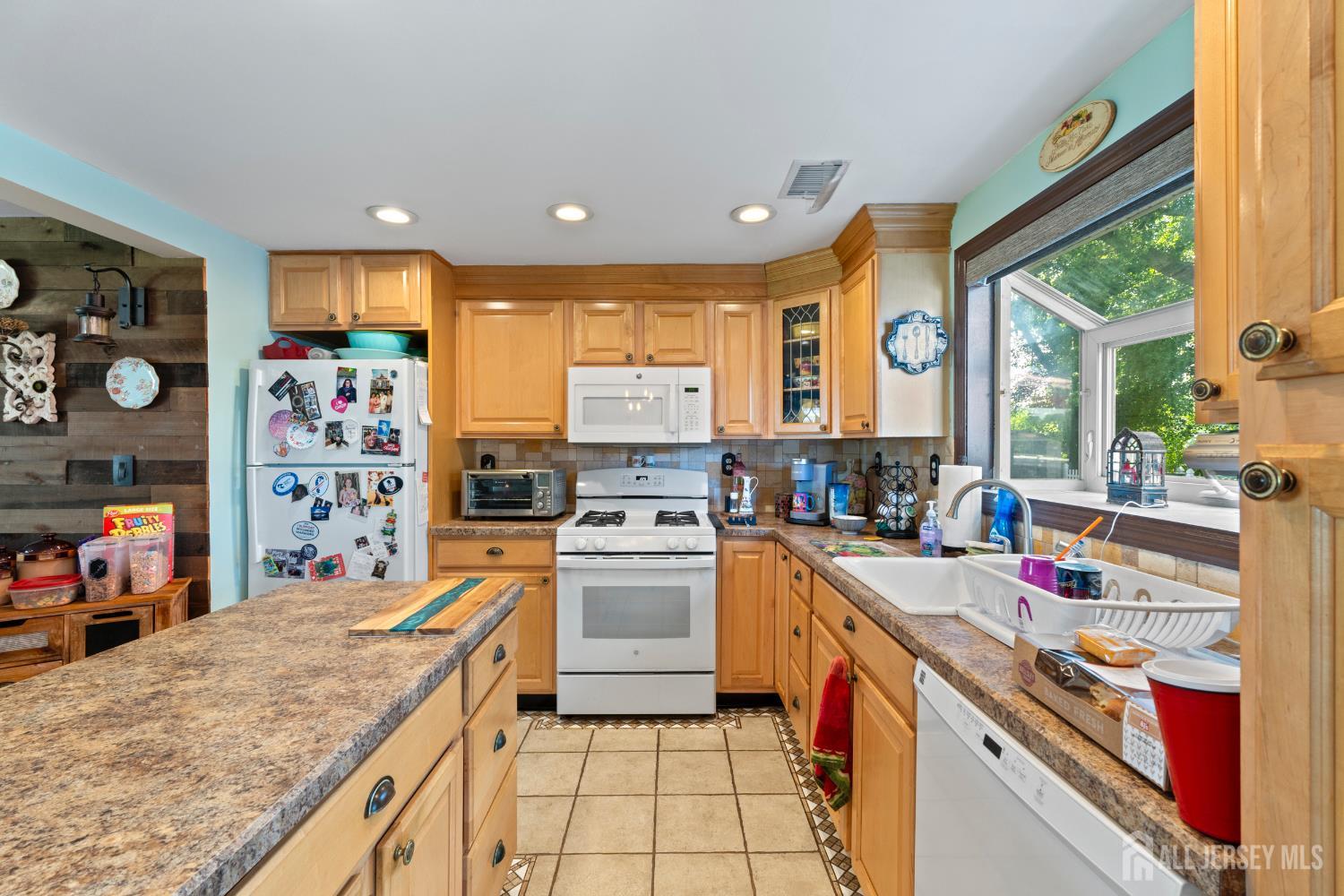 15 Creighton Circle, Old Bridge, New Jersey image 21