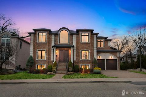 Homes For Sale - 1355 NE Abbott Boulevard<br/> Bergen County, Fort Lee, NJ 07024