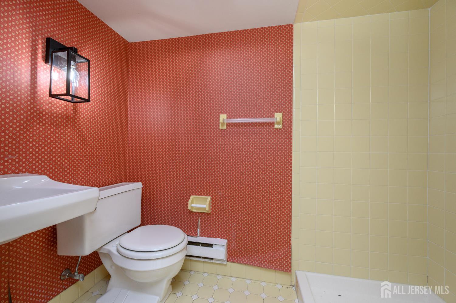 Toms River, New Jersey, 08755, United States, 5 Bedrooms Bedrooms, ,4 BathroomsBathrooms,Residential,Active,2042159