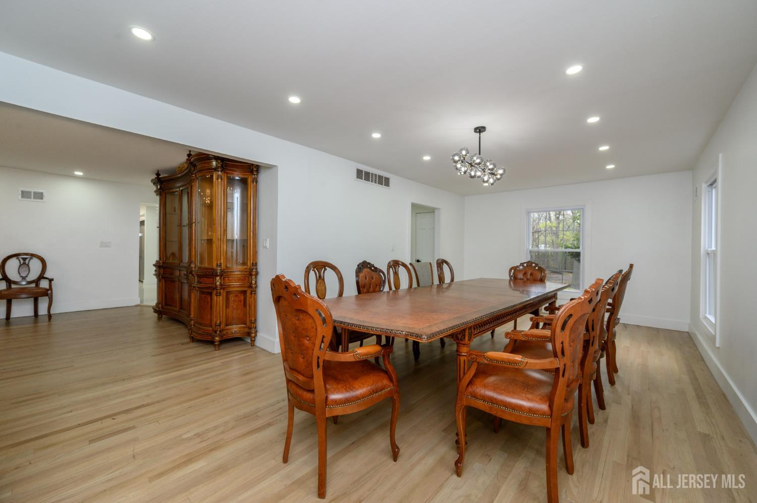 Toms River, New Jersey, 08755, United States, 5 Bedrooms Bedrooms, ,4 BathroomsBathrooms,Residential,Active,2042159