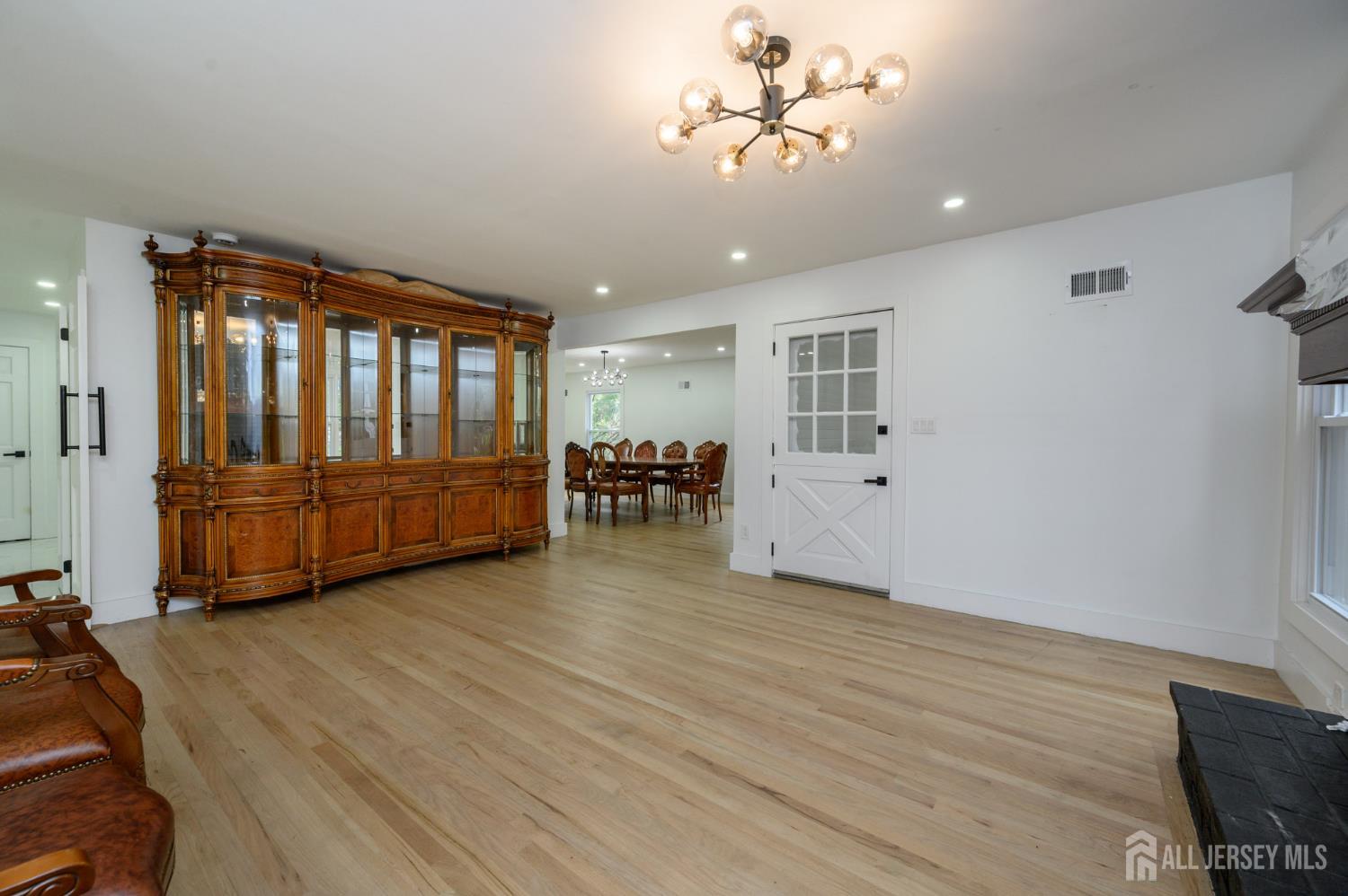Toms River, New Jersey, 08755, United States, 5 Bedrooms Bedrooms, ,4 BathroomsBathrooms,Residential,Active,2042159