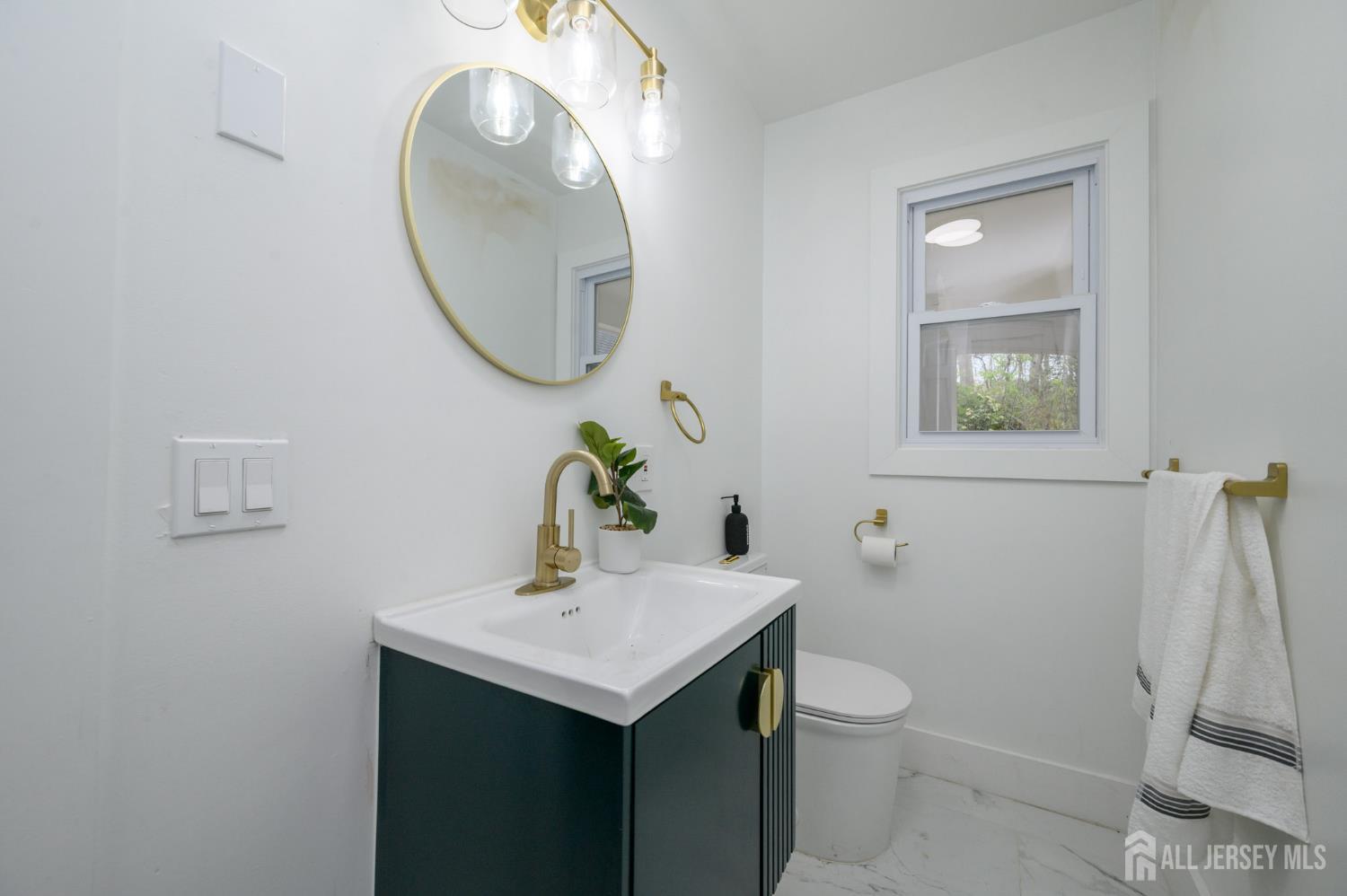Toms River, New Jersey, 08755, United States, 5 Bedrooms Bedrooms, ,4 BathroomsBathrooms,Residential,Active,2042159