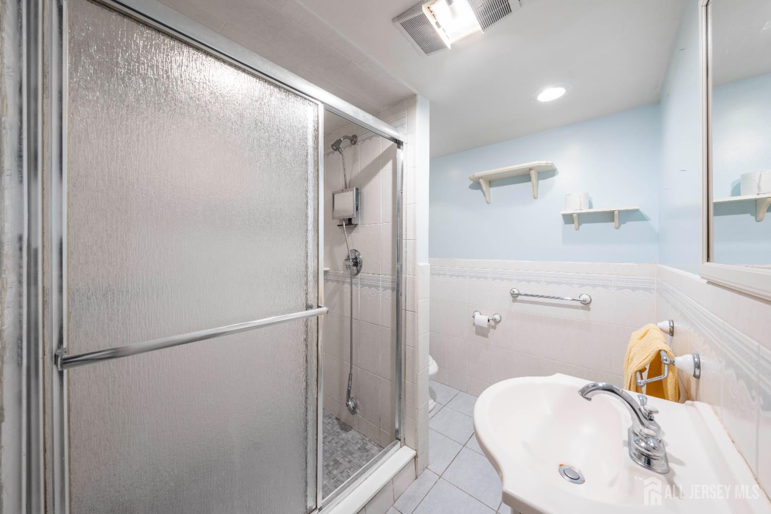 86 Lawrence Street, Fords, New Jersey image 25