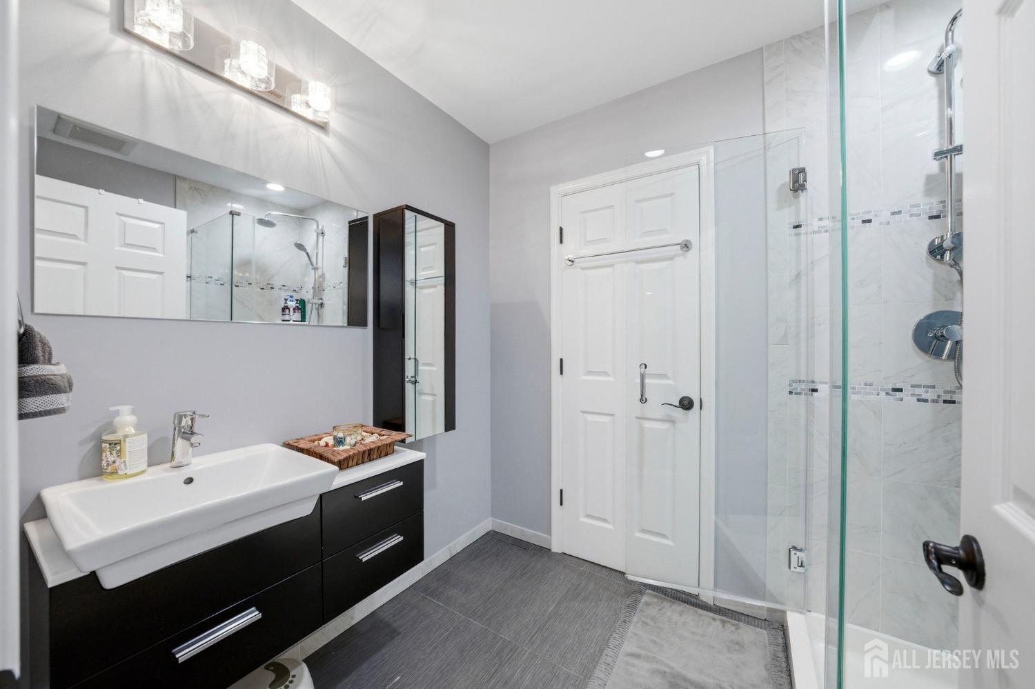 Monroe, New Jersey, 08831, United States, 5 Bedrooms Bedrooms, ,4 BathroomsBathrooms,Residential,Active,2041587