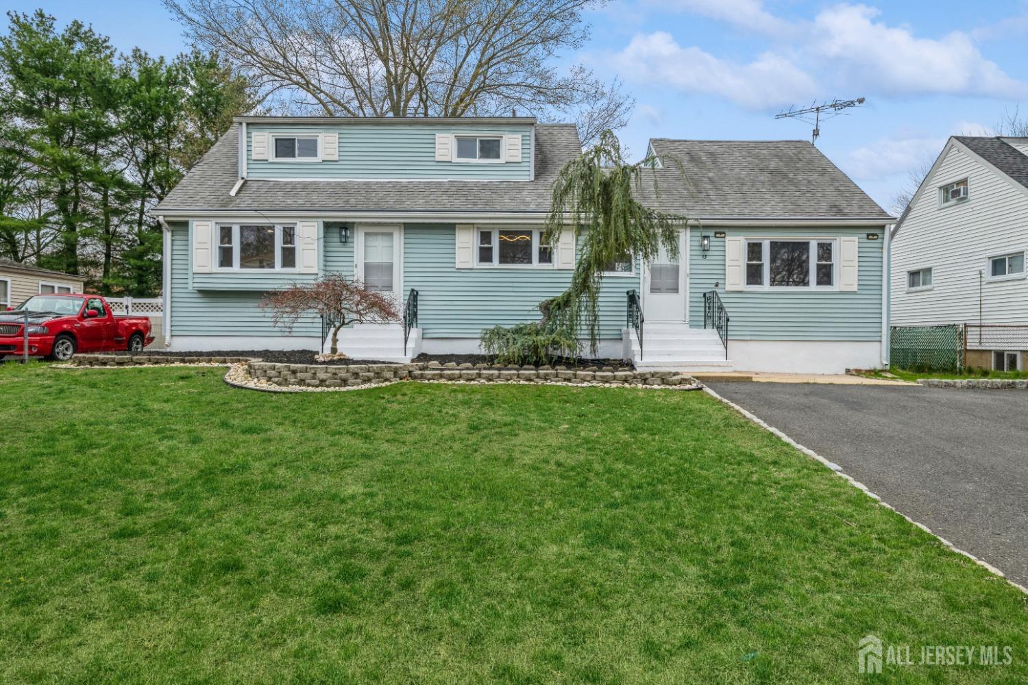 13 Mimi Road, Old Bridge, New Jersey image 1