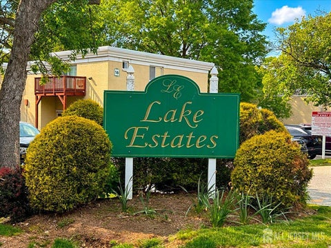 Condo For Sale - 7 Lake Avenue #4B<br/> Middlesex County, East Brunswick, NJ 08816