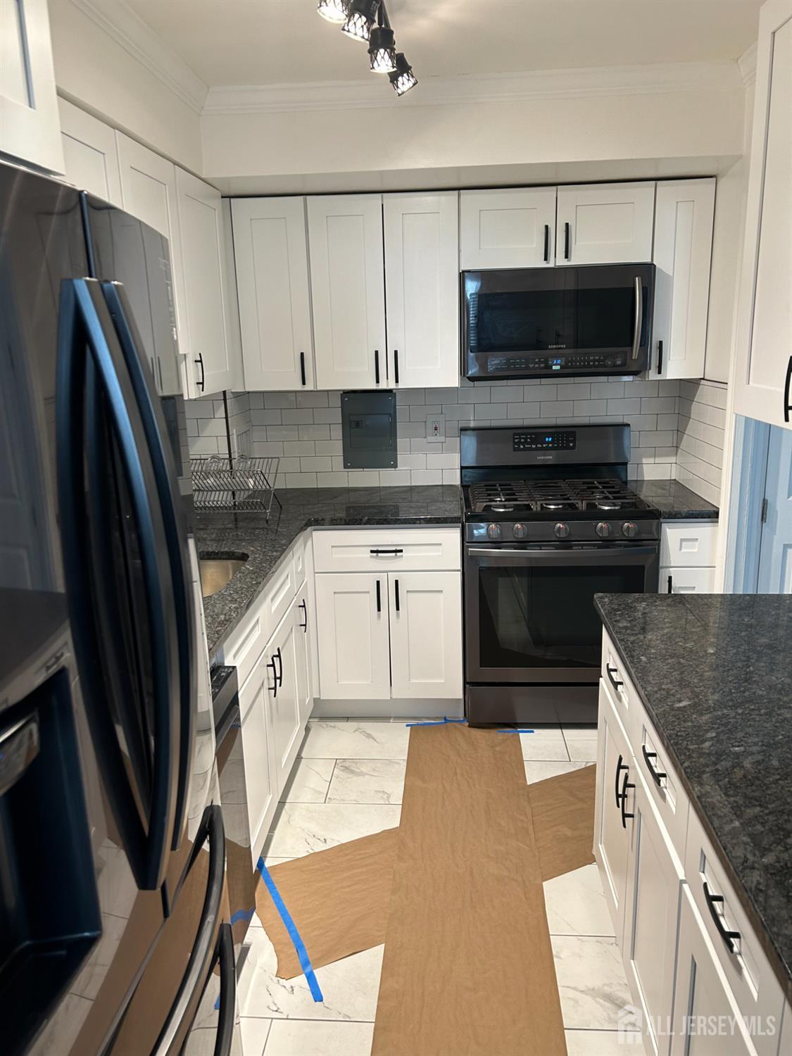 276 Prospect Street #3H, East Orange, New Jersey image 1
