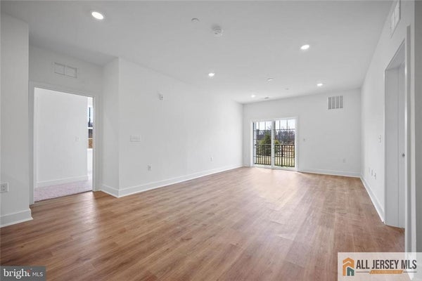 READE ST, JAMESBURG, NJ 08831 - Image 95d07e78a20e858adcbe0464fd7facbc/4034406031