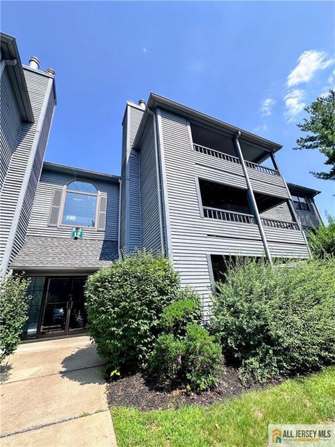 Homes For Rent - 1211 Woodhaven Drive #1211<br/> Edison, NJ 08817