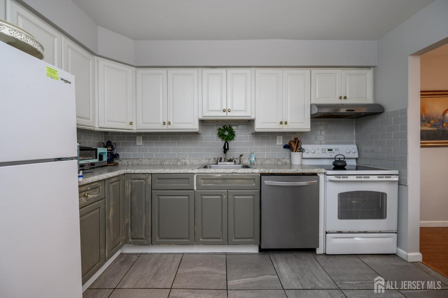 807 Eves Drive #3P, Hillsborough, New Jersey image 8