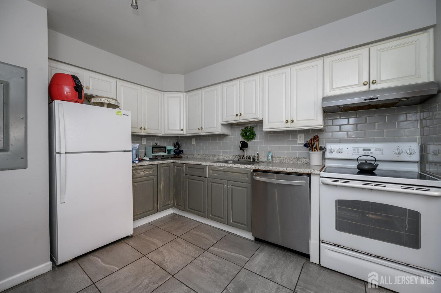 807 Eves Drive #3P, Hillsborough, New Jersey image 6