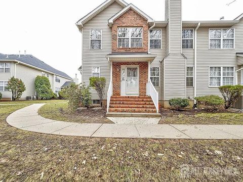 Condo For Sale - 351 Bowler Court<br/> Piscataway, NJ 08854