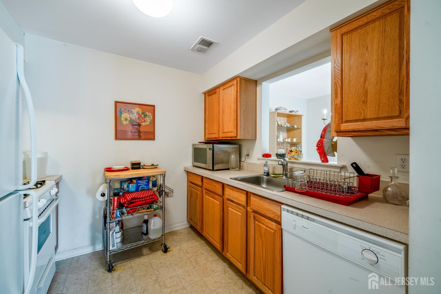 1025 Dogwood Court, New Brunswick, New Jersey image 8