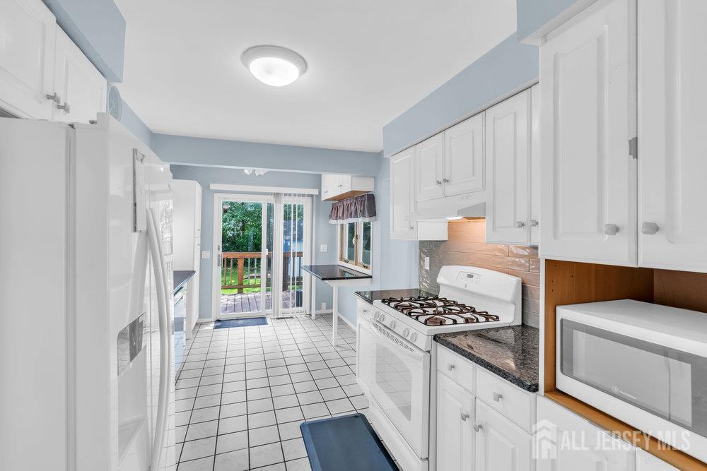 3 Topaz Lane, Iselin, New Jersey image 6