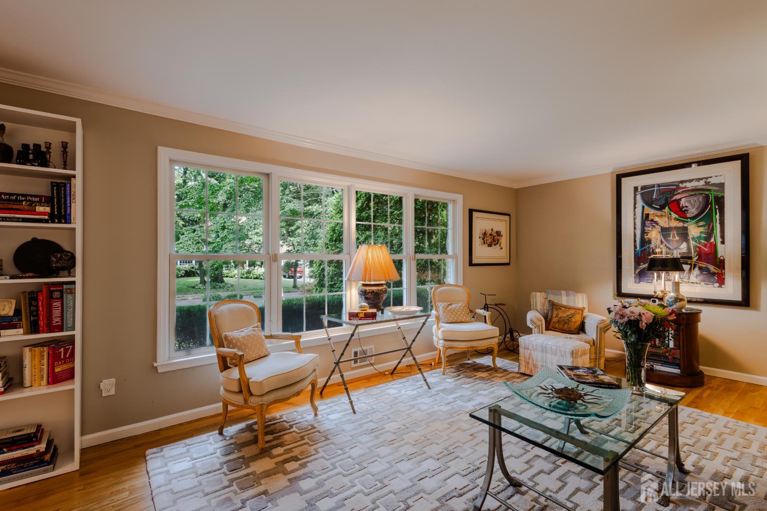 6 Burlington Lane