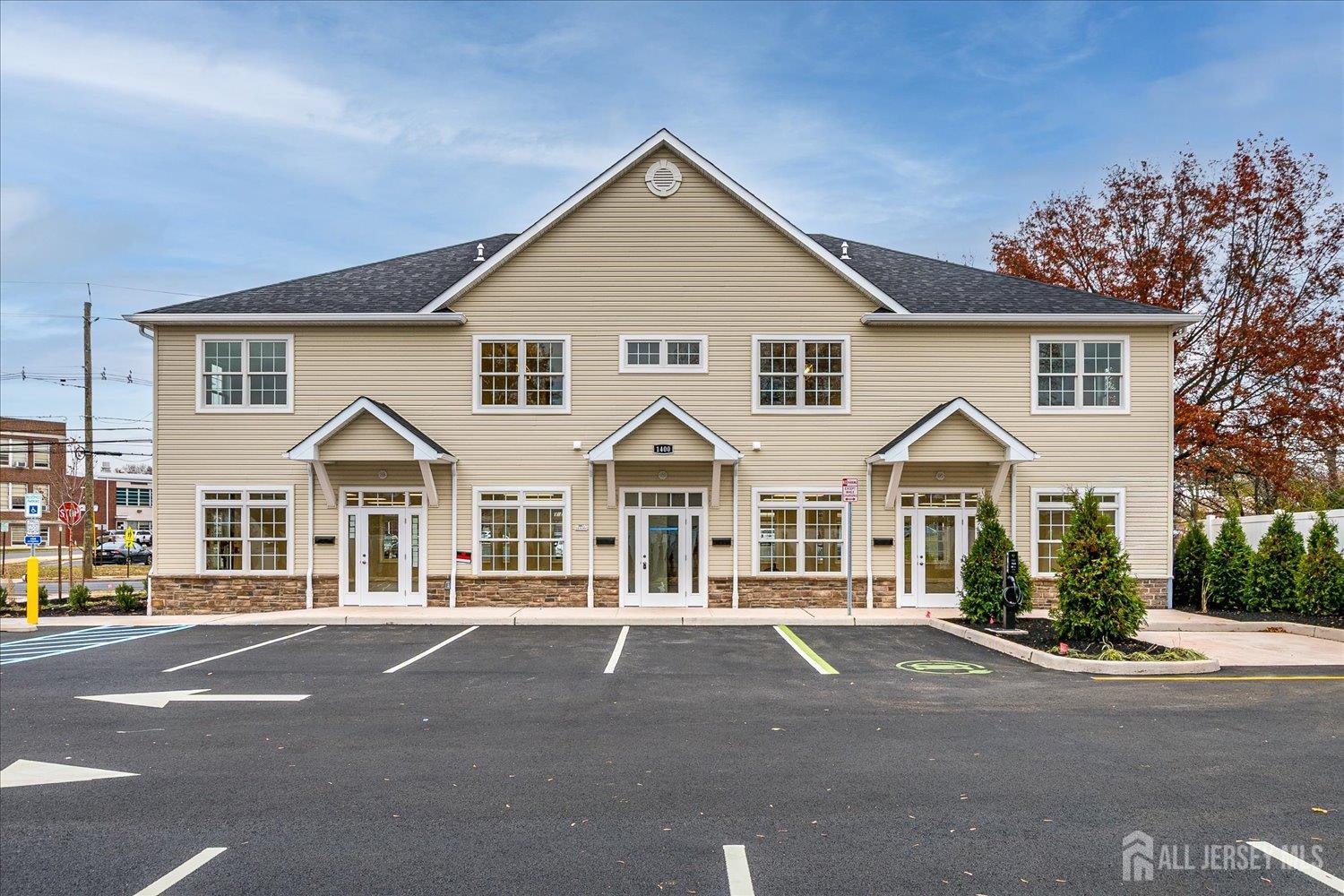 South Plainfield, New Jersey 07080, United States, 2 Bedrooms Bedrooms, ,2 BathroomsBathrooms,Residential,Active,243122