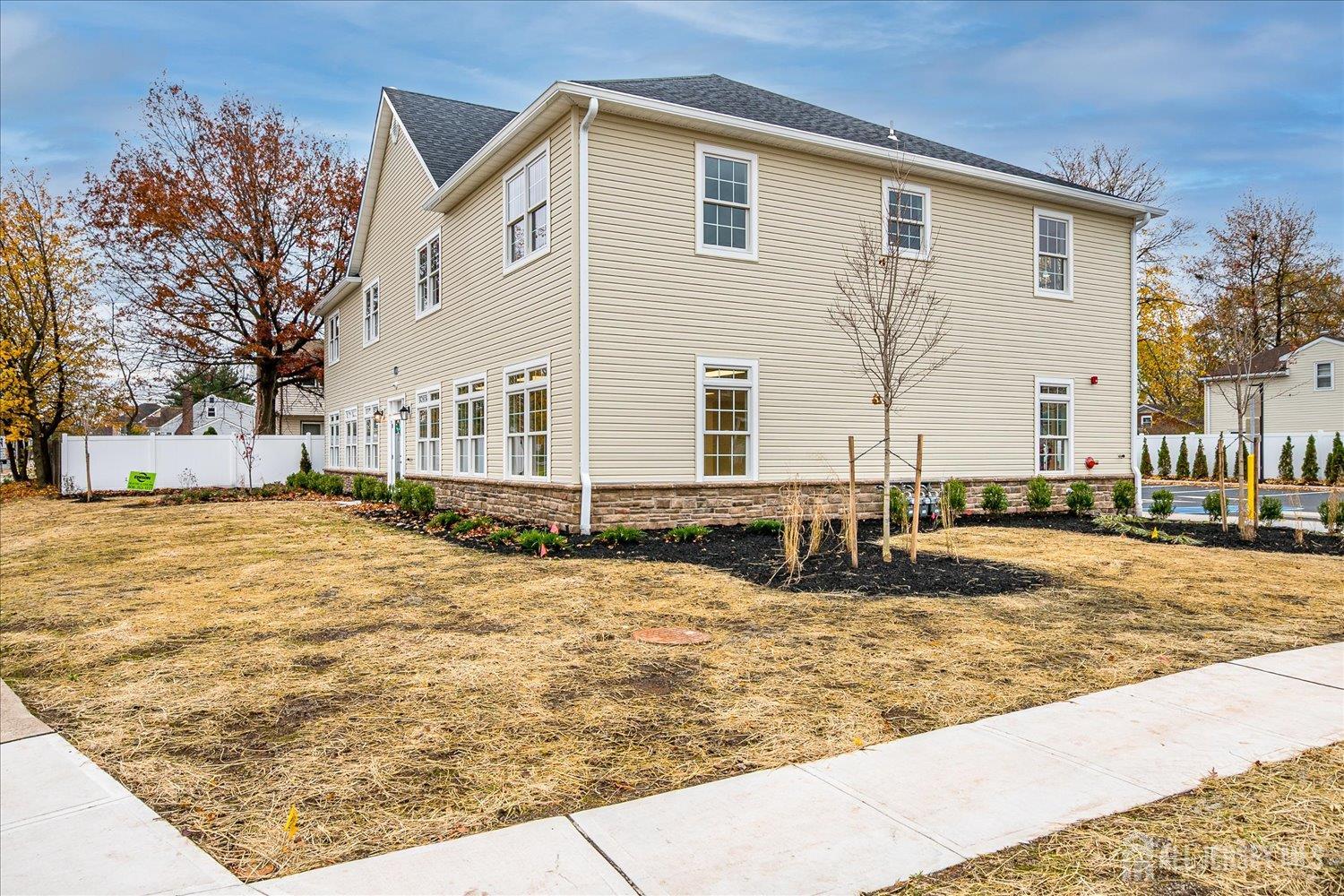 South Plainfield, New Jersey 07080, United States, 2 Bedrooms Bedrooms, ,2 BathroomsBathrooms,Residential,Active,243122