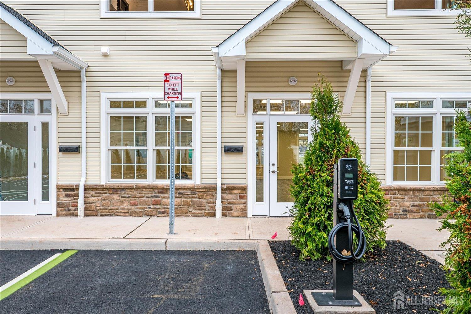 South Plainfield, New Jersey 07080, United States, 2 Bedrooms Bedrooms, ,2 BathroomsBathrooms,Residential,Active,243122