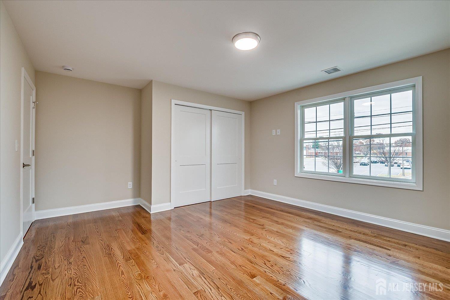 South Plainfield, New Jersey 07080, United States, 2 Bedrooms Bedrooms, ,2 BathroomsBathrooms,Residential,Active,243122