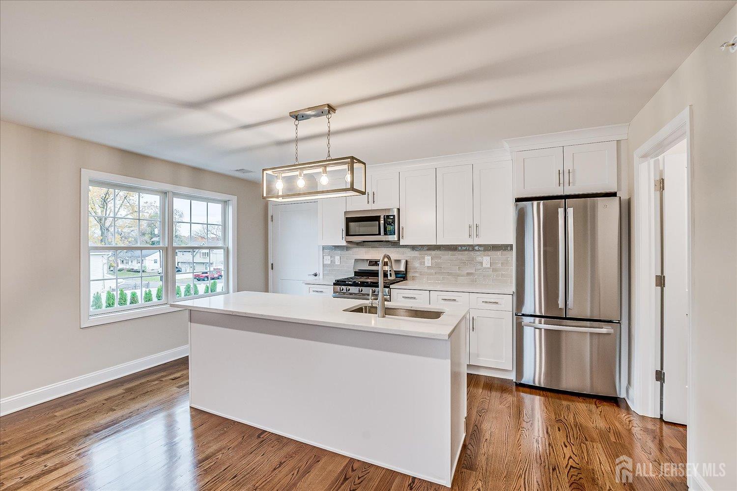 South Plainfield, New Jersey 07080, United States, 2 Bedrooms Bedrooms, ,2 BathroomsBathrooms,Residential,Active,243122