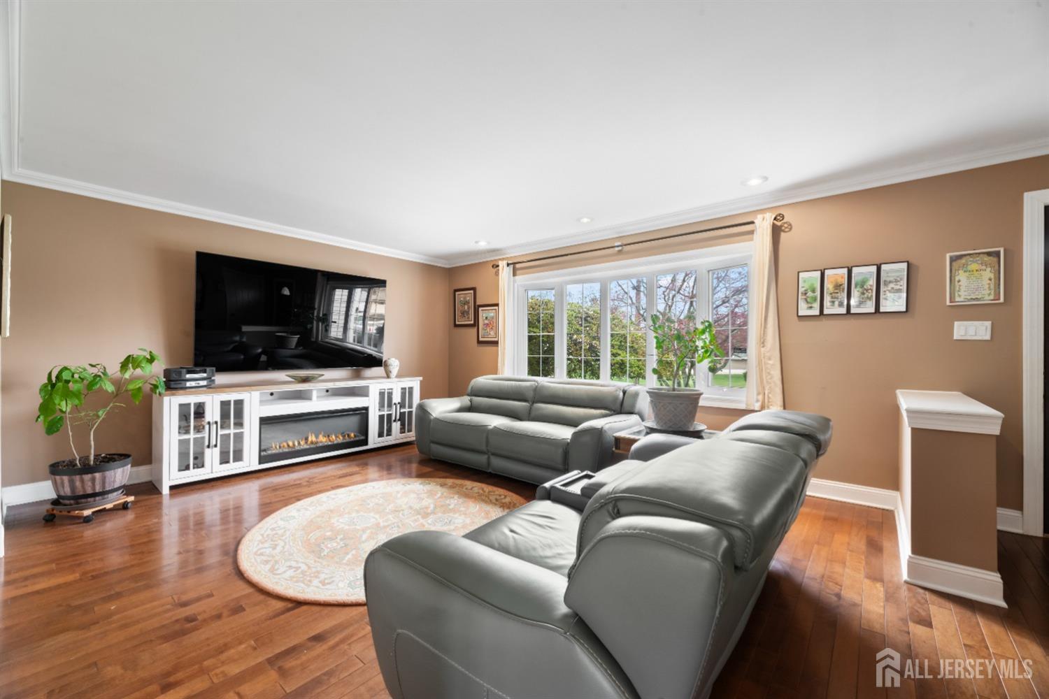 6 Hudson Road, East Brunswick, New Jersey image 4