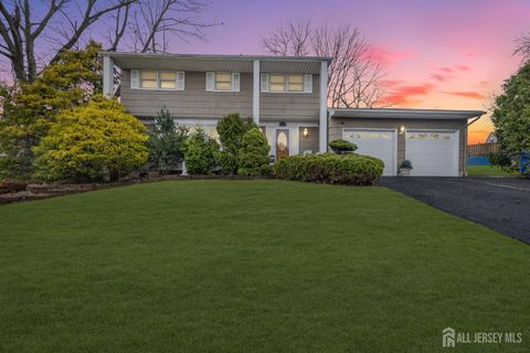 Homes For Sale - 12 Avon Way<br/> Sayreville, NJ 08859