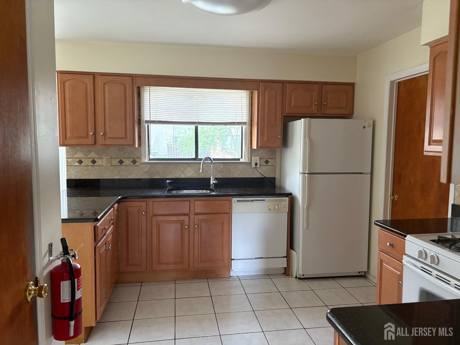 4 La Valencia Road, Old Bridge, New Jersey image 12