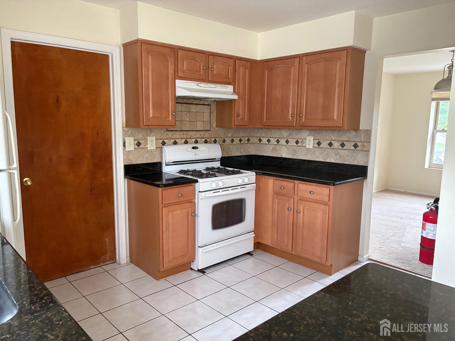 4 La Valencia Road, Old Bridge, New Jersey image 13